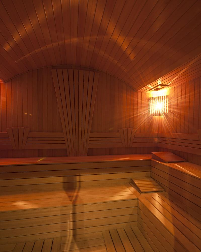 فندق مارغي أديرني المظهر الخارجي الصورة Sauna