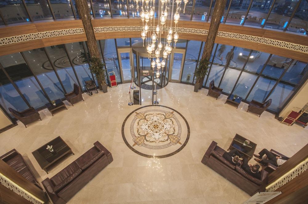 فندق مارغي أديرني المظهر الخارجي الصورة Lobby