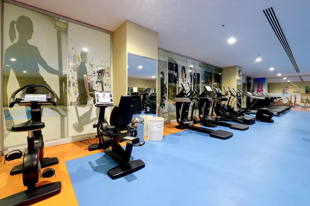 فندق مارغي أديرني المظهر الخارجي الصورة The gym at the hotel