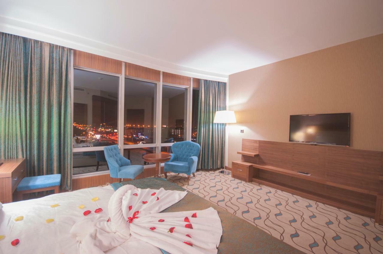 فندق مارغي أديرني المظهر الخارجي الصورة A room at the hotel