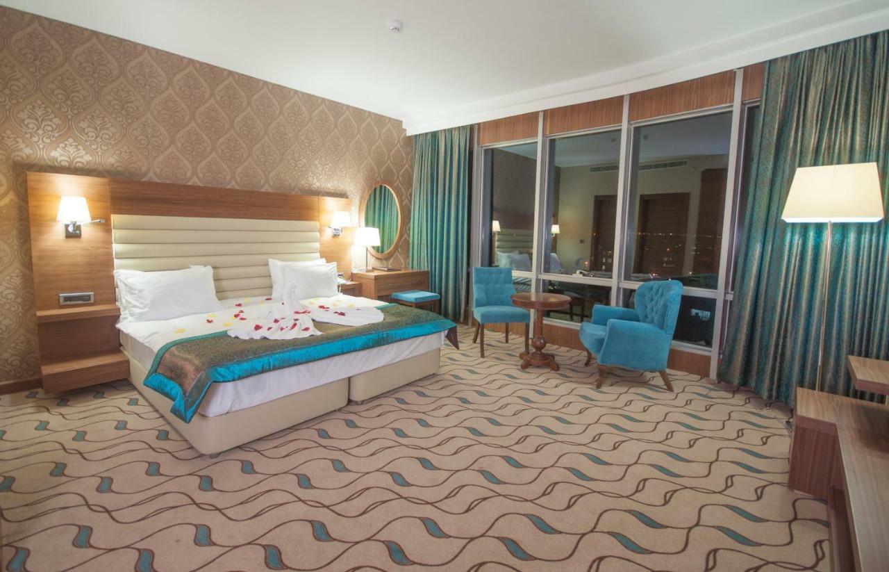 فندق مارغي أديرني المظهر الخارجي الصورة A room at the hotel